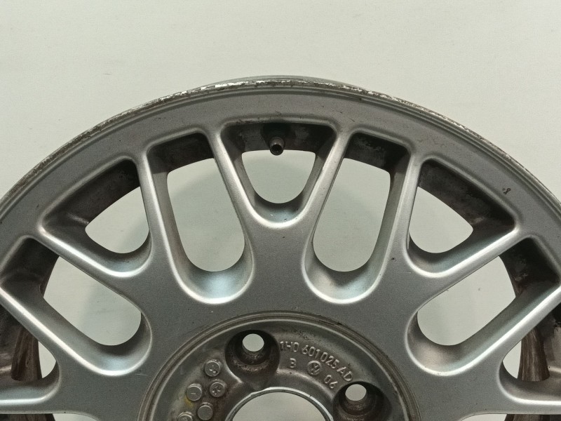 Recambio de llanta para volkswagen golf iii (1h1) 1.9 tdi referencia OEM IAM 1H0601025AD  