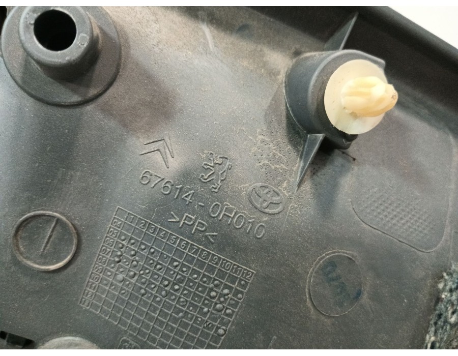 Recambio de guarnecido puerta trasera izquierda para citroën c1 (pm_, pn_) 1.0 referencia OEM IAM 676140H010 677880H010 