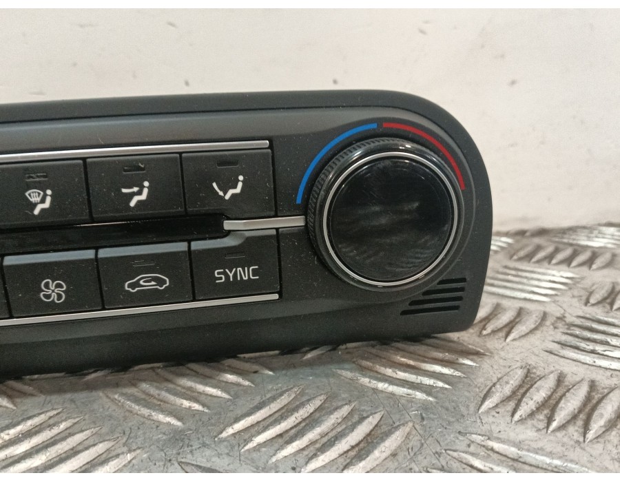 Recambio de mando climatizador para kia xceed (cd) 1.5 t-gdi mhev referencia OEM IAM EC200CDREA 97250J7210 