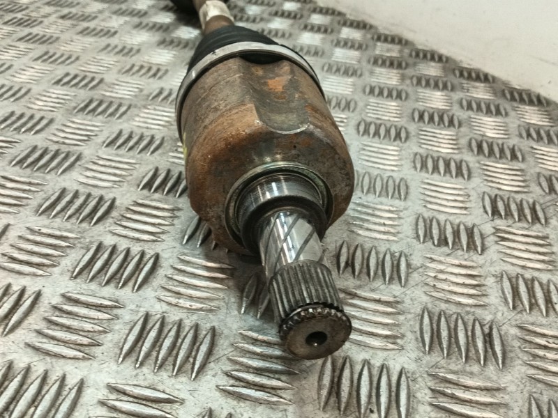 Recambio de transmision delantera izquierda para dacia duster (hs_) 1.5 dci referencia OEM IAM 391011023R  