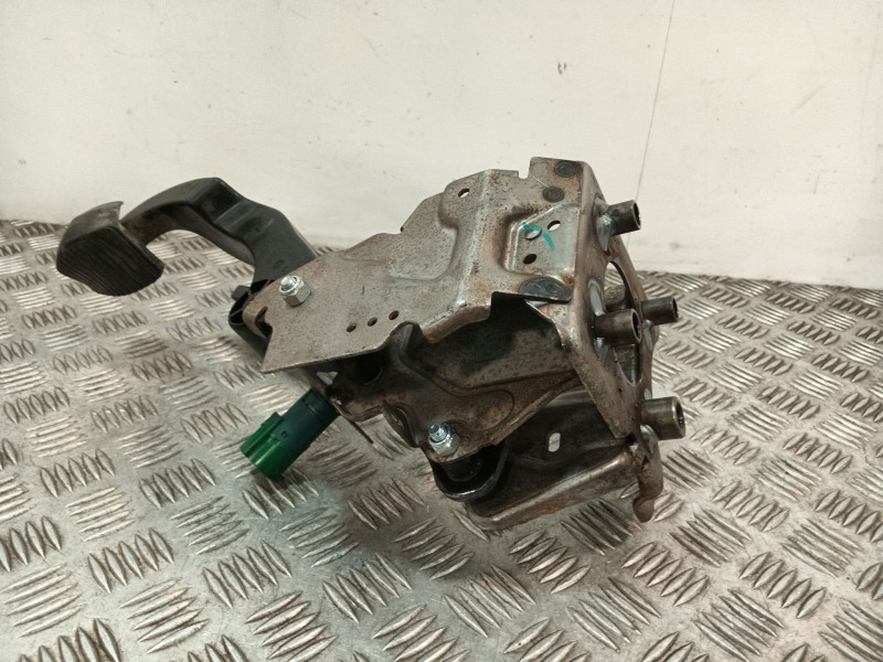 Recambio de pedal embrague para citroën c4 cactus 1.2 vti 82 referencia OEM IAM 4500AZ  