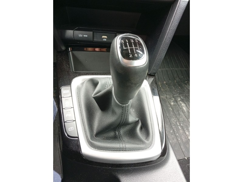 Recambio de palanca cambio para kia xceed (cd) 1.5 t-gdi mhev referencia OEM IAM 43700J7100WK  