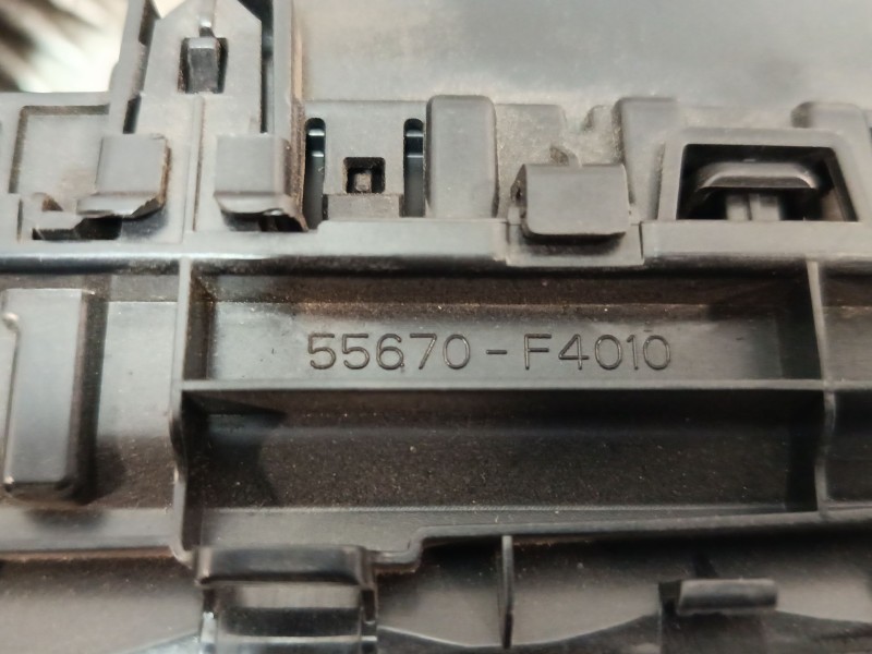 Recambio de rejilla aireadora para toyota c-hr (_x1_) 1.8 hybrid (zyx10_, zyx11_) referencia OEM IAM 55670F4010  