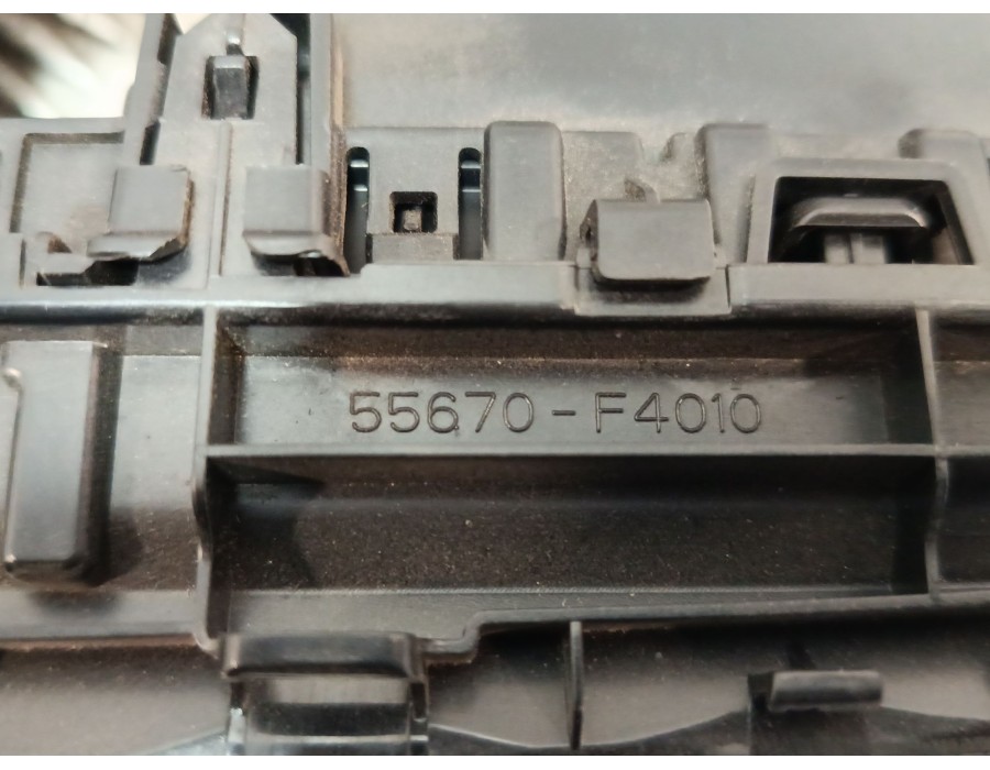 Recambio de rejilla aireadora para toyota c-hr (_x1_) 1.8 hybrid (zyx10_, zyx11_) referencia OEM IAM 55670F4010  