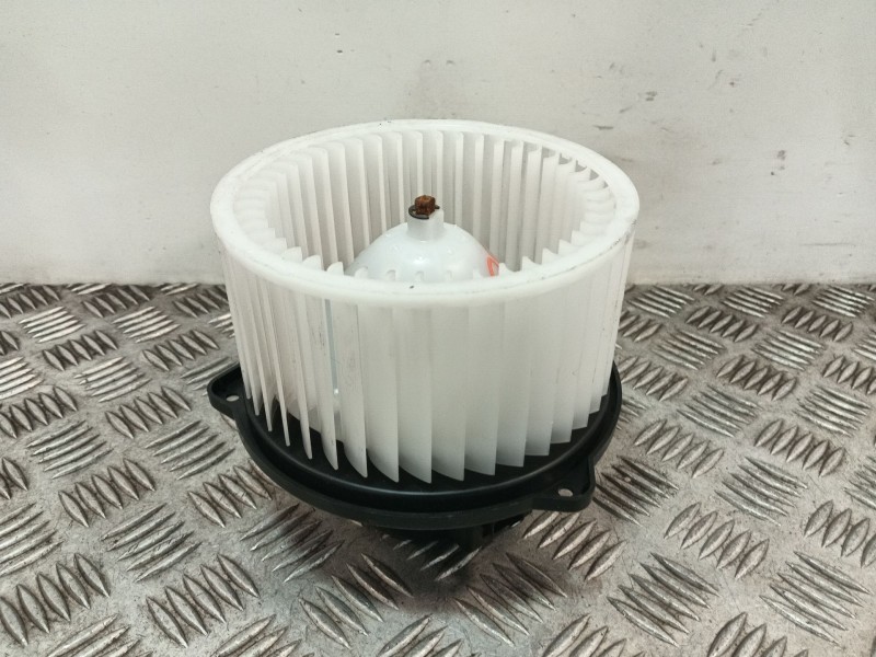 Recambio de motor calefaccion para kia xceed (cd) 1.5 t-gdi mhev referencia OEM IAM EB1D1NXJAA  