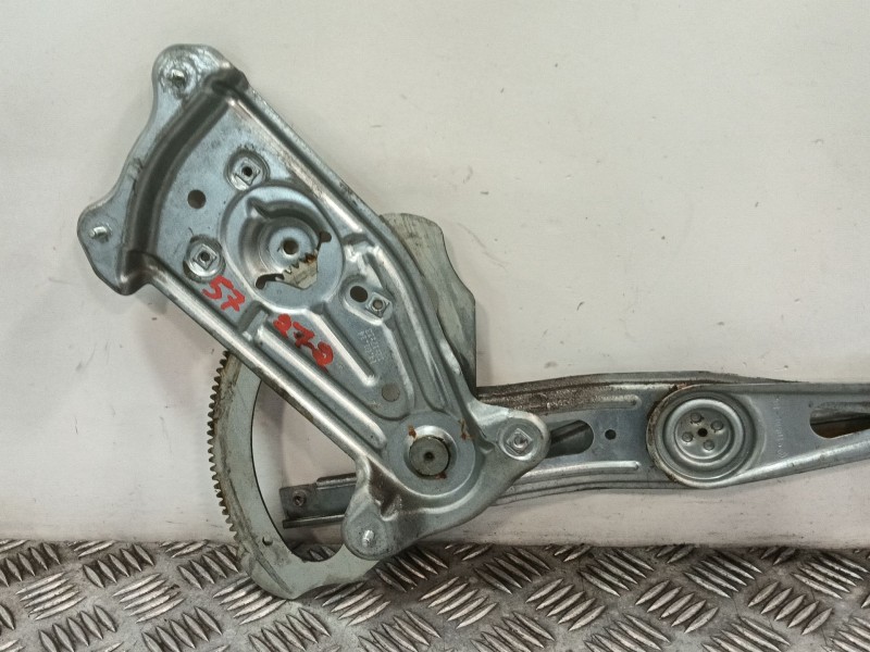 Recambio de elevalunas trasero derecho para renault scenic iii 1.2 16v referencia OEM IAM 827208148R 966415103 