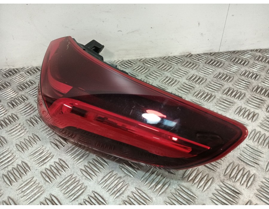 Recambio de piloto trasero derecho para kia xceed (cd) 1.5 t-gdi mhev referencia OEM IAM 92402J7350 J792432210 
