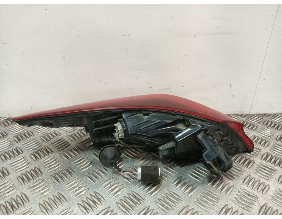 Recambio de piloto trasero derecho para kia xceed (cd) 1.5 t-gdi mhev referencia OEM IAM 92402J7350 J792432210 