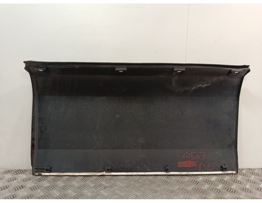 Recambio de moldura para iveco daily vi furgoneta 35s18, 35c18, 40c18, 50c18, 60c18, 65c18, 70c18 referencia OEM IAM 5801811687 