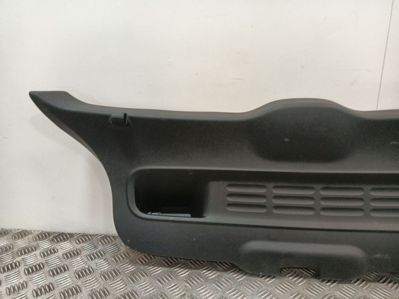 Recambio de guarnecido porton trasero para citroën c4 cactus 1.2 vti 82 referencia OEM IAM 98245496ZD  