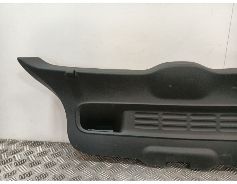 Recambio de guarnecido porton trasero para citroën c4 cactus 1.2 vti 82 referencia OEM IAM 98245496ZD  
