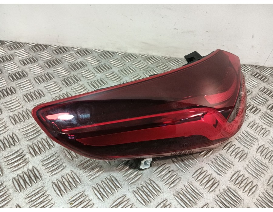 Recambio de piloto trasero izquierdo para kia xceed (cd) 1.5 t-gdi mhev referencia OEM IAM 92403J7350 92401J7350 
