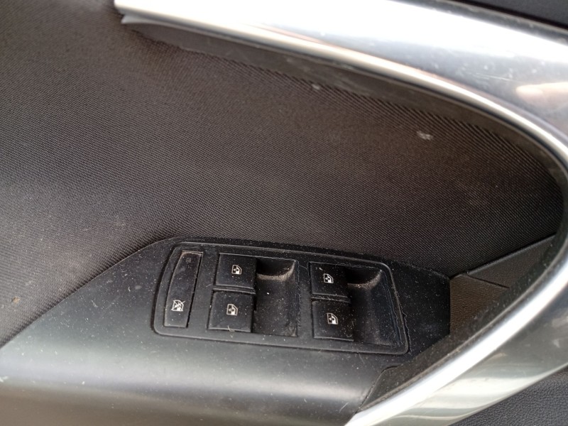 Recambio de mando elevalunas delantero izquierdo para opel insignia a (g09) 2.0 cdti (68) referencia OEM IAM 22915121  
