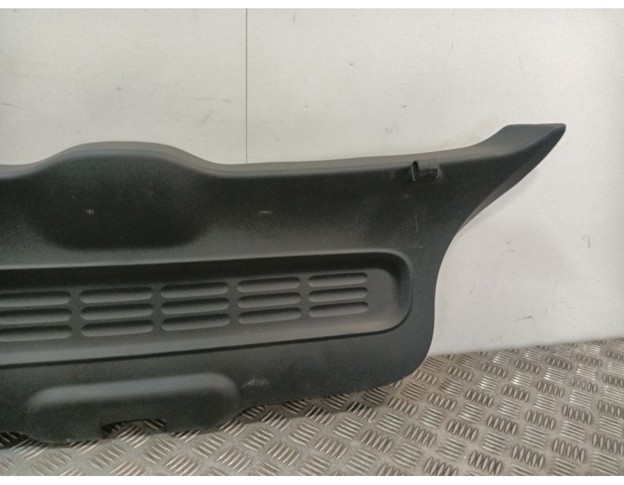 Recambio de guarnecido porton trasero para citroën c4 cactus 1.2 vti 82 referencia OEM IAM 98245496ZD  