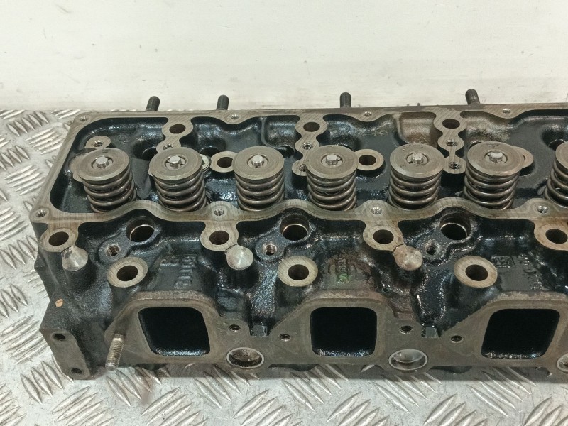 Recambio de culata para nissan trade 100 referencia OEM IAM 69T42  