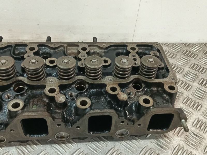 Recambio de culata para nissan trade 100 referencia OEM IAM 69T42  