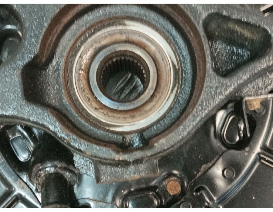 Recambio de mangueta trasera izquierda para land rover discovery iv (l319) 3.0 sdv6 4x4 referencia OEM IAM LR045825  