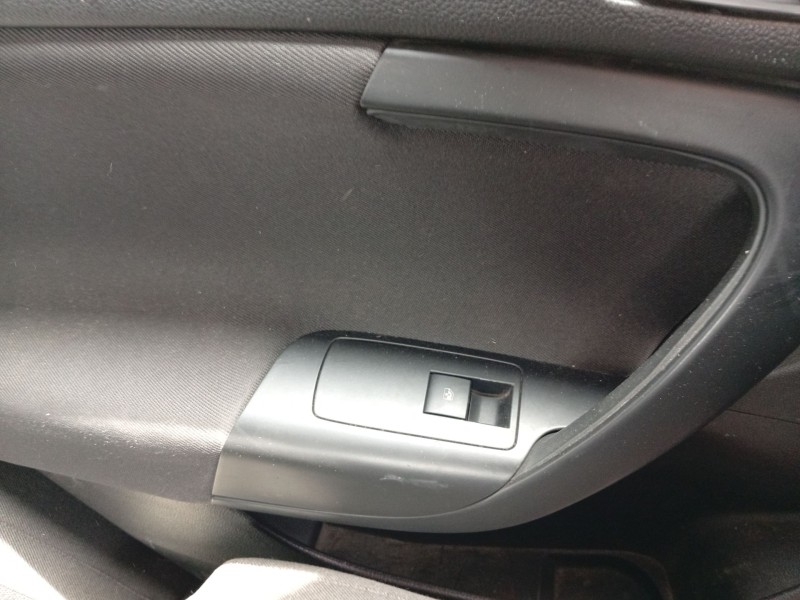 Recambio de mando elevalunas trasero izquierdo para opel insignia a (g09) 2.0 cdti (68) referencia OEM IAM 22915110  