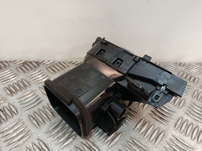Recambio de rejilla aireadora para toyota c-hr (_x1_) 1.8 hybrid (zyx10_, zyx11_) referencia OEM IAM 55660F4010  