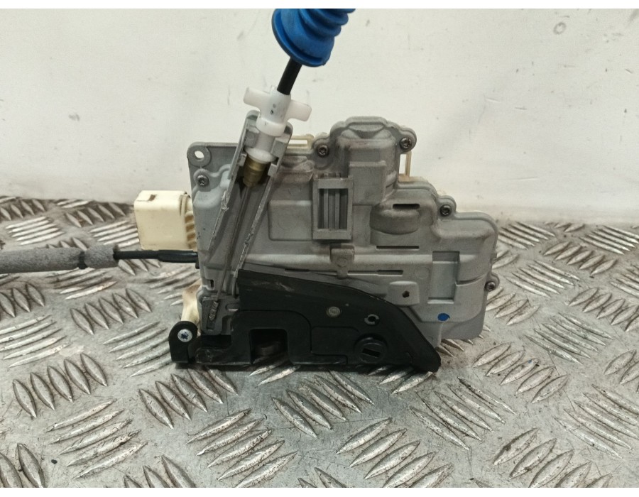 Recambio de cerradura puerta trasera derecha para volkswagen tiguan (5n_) 1.4 tsi 4motion referencia OEM IAM 3C4839016B 3C483901