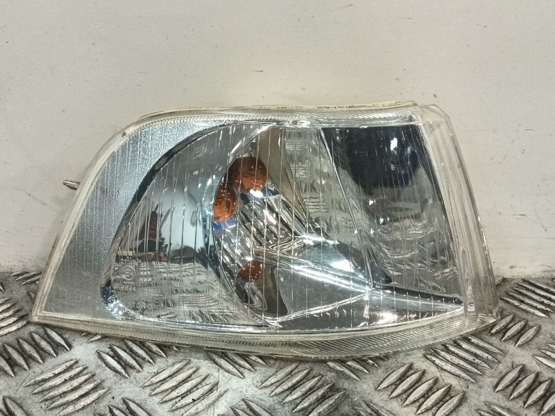 Recambio de piloto delantero derecho para volvo v40 station wagon (645) 1.9 di referencia OEM IAM 083731510R  