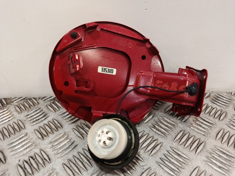 Recambio de tapa exterior combustible para mazda 3 lim. (bl) referencia OEM IAM BBN942410  