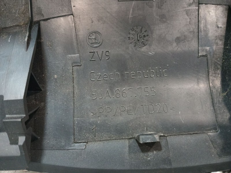 Recambio de moldura para seat toledo iv (kg3) 1.6 tdi referencia OEM IAM 5JA867755  