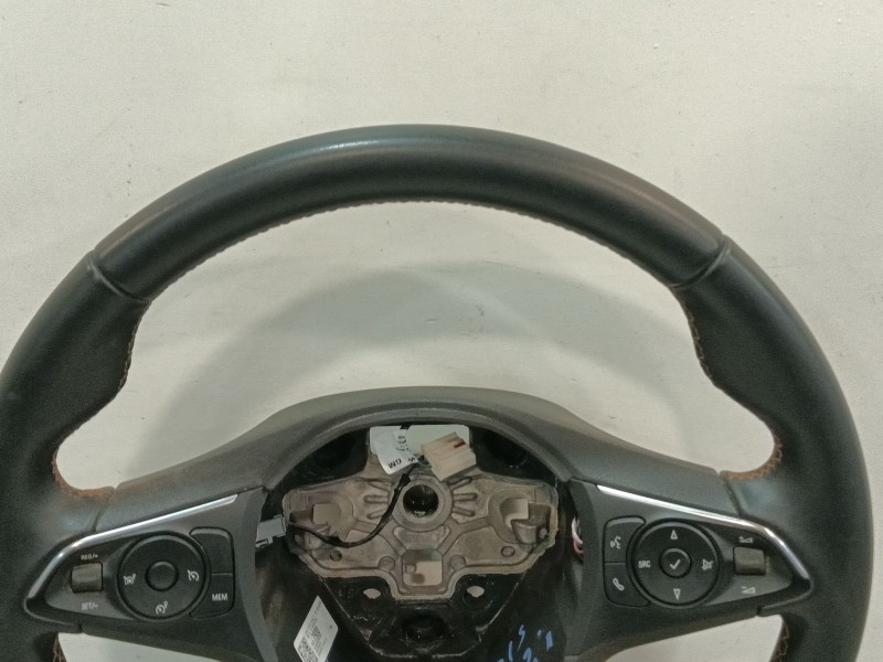 Recambio de volante para opel crossland x / crossland (p17, p2qo) 1.2 (75) referencia OEM IAM 34206806A  