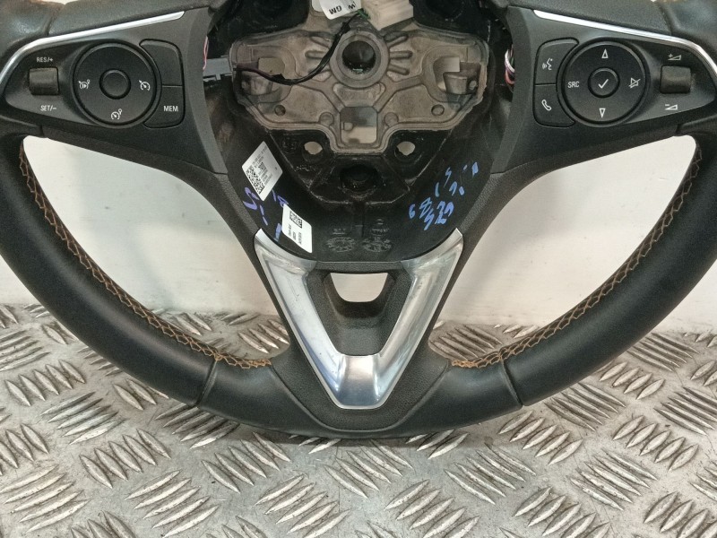 Recambio de volante para opel crossland x / crossland (p17, p2qo) 1.2 (75) referencia OEM IAM 34206806A  