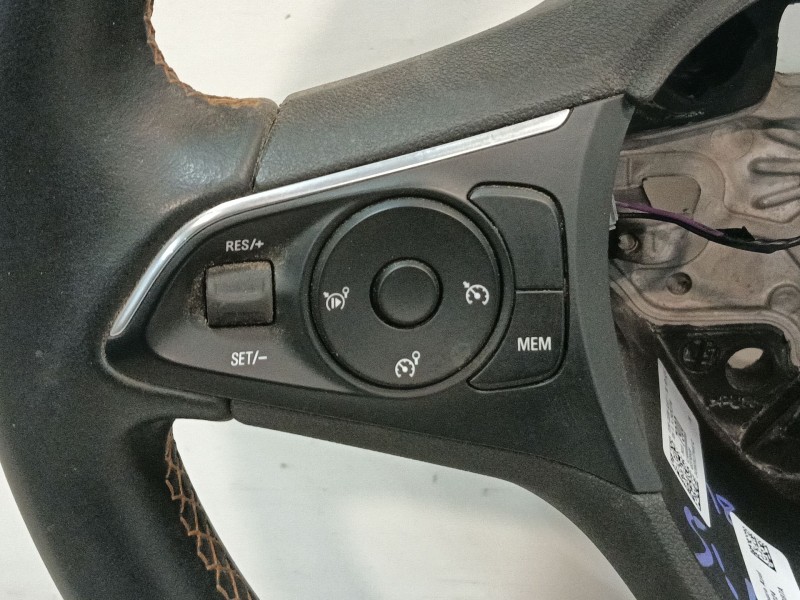 Recambio de volante para opel crossland x / crossland (p17, p2qo) 1.2 (75) referencia OEM IAM 34206806A  