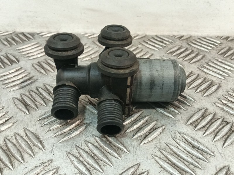 Recambio de valvula intercambio de calefaccion para bmw serie 3 berlina (e46) 320d referencia OEM IAM 64118369805 1147412144 