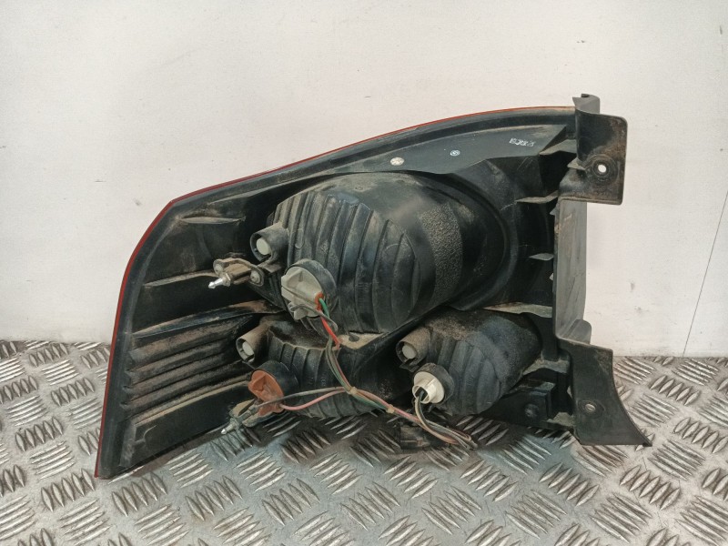 Recambio de piloto trasero derecho para ssangyong actyon 2.0 td cat referencia OEM IAM 8360231011 8360231015 
