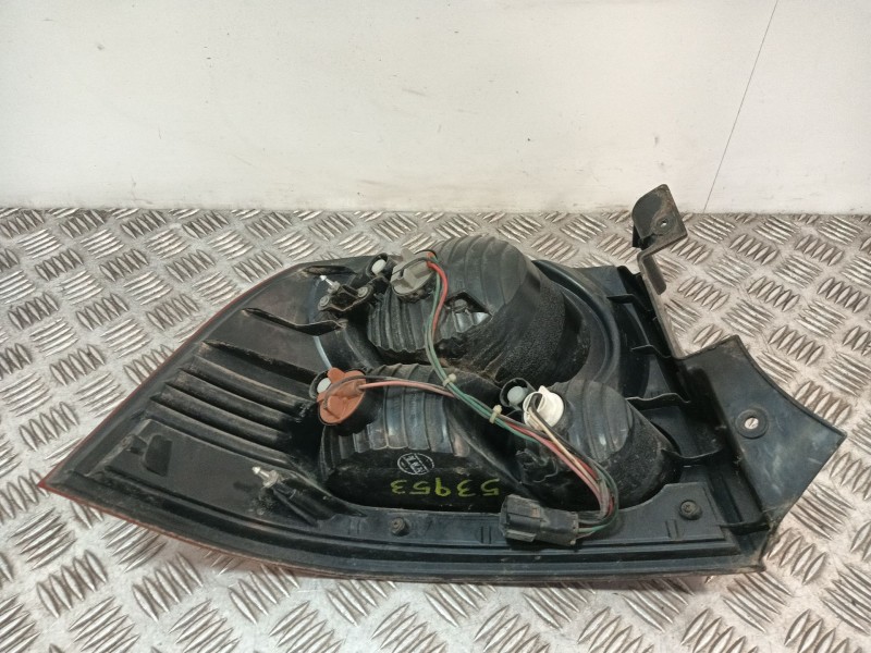 Recambio de piloto trasero derecho para ssangyong actyon 2.0 td cat referencia OEM IAM 8360231011 8360231015 