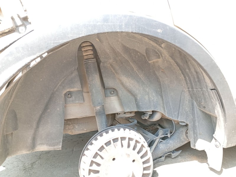Recambio de paso de rueda trasero derecho para renault captur i (j5_, h5_) 1.5 dci 90 referencia OEM IAM 767480587R  
