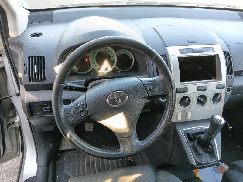 toyota corolla verso (zer_, zze12_, r1_) del año 2006