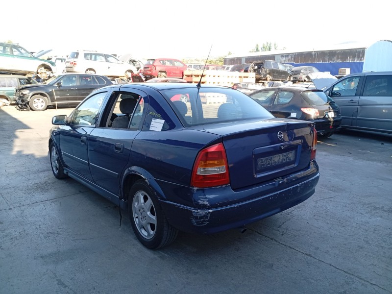opel astra g sedán (t98) del año 2001