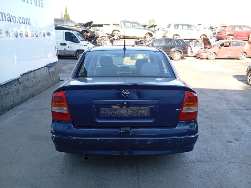 opel astra g sedán (t98) del año 2001