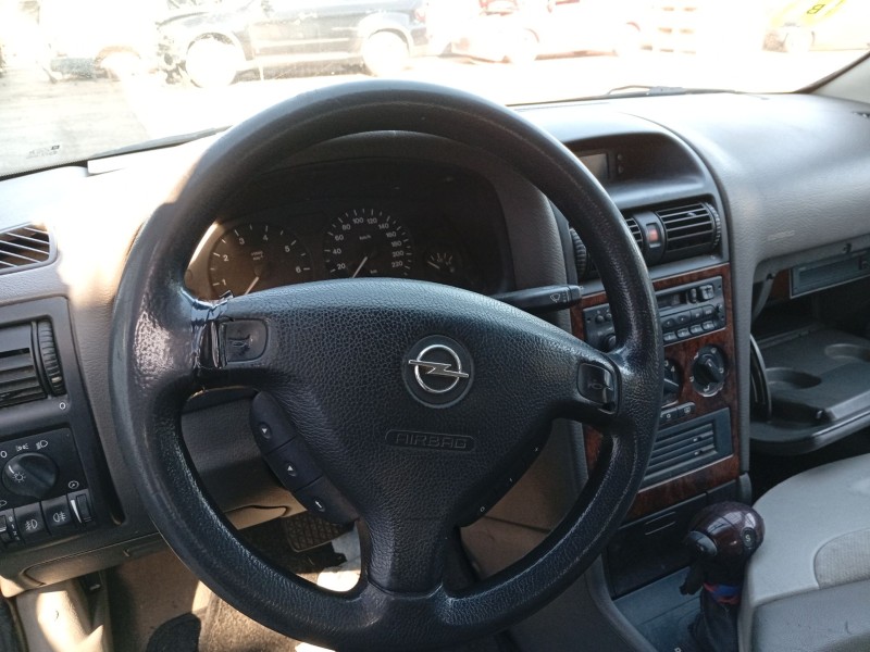 opel astra g sedán (t98) del año 2001