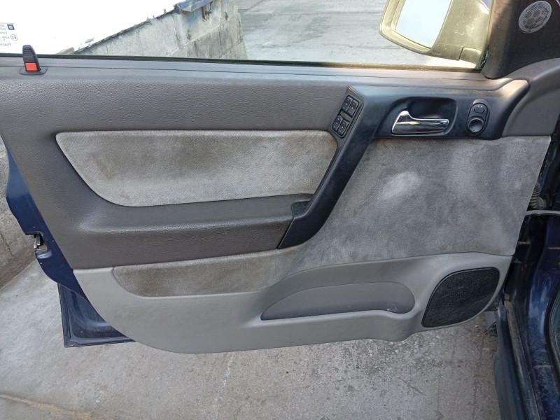 opel astra g sedán (t98) del año 2001