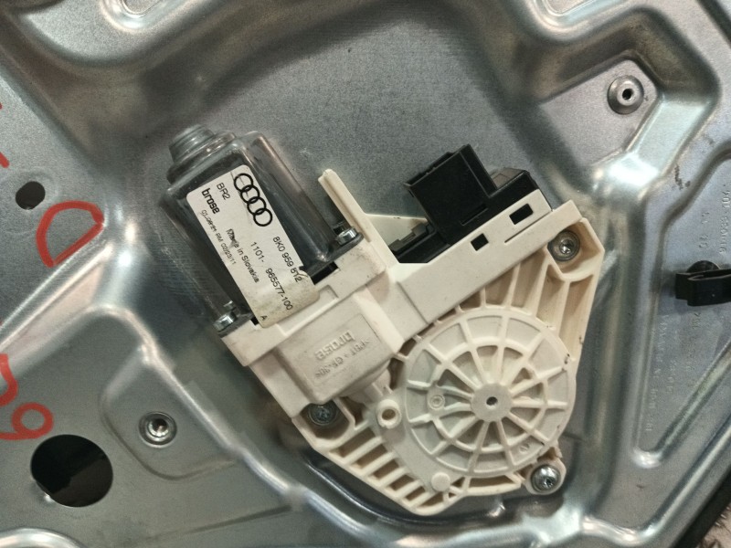 Recambio de elevalunas delantero derecho para skoda yeti (5l) 1.2 tsi referencia OEM IAM 5L0837402 5L0837462 8K0959812