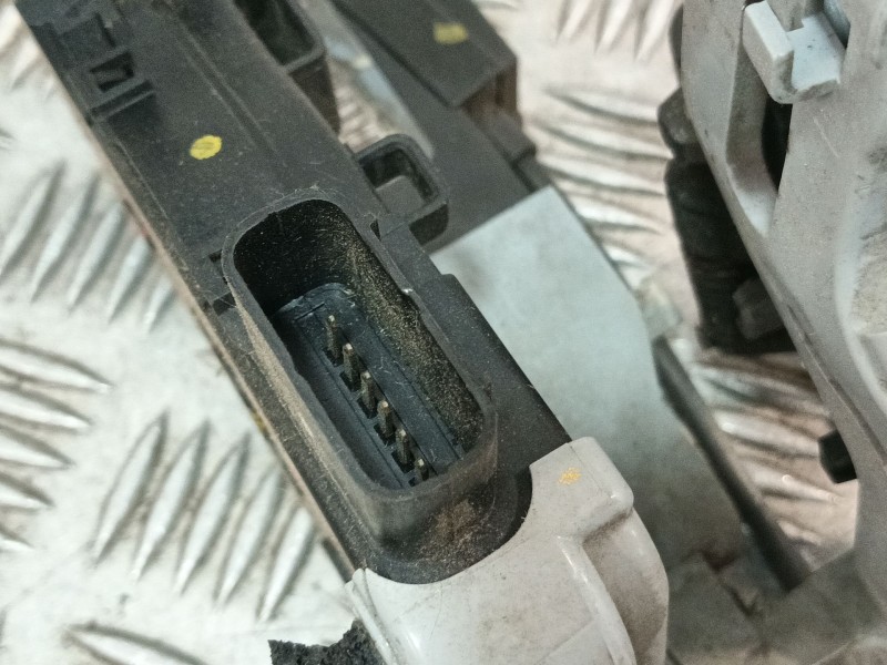 Recambio de cerradura puerta delantera derecha para hyundai ix20 (jc) 1.4 referencia OEM IAM 813201K020  