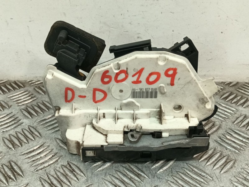 Recambio de cerradura puerta delantera derecha para skoda yeti (5l) 1.2 tsi referencia OEM IAM 5K1837016B  