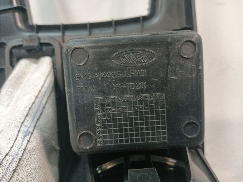 Recambio de consola central para ford ecosport 1.0 ecoboost referencia OEM IAM GN15A044K15 GN15A044L49A 