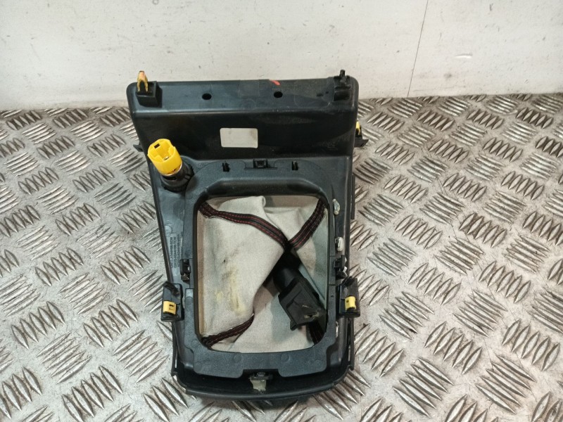 Recambio de pomo palanca cambio para ford ecosport 1.0 ecoboost referencia OEM IAM GN15A044H96  