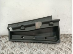 Recambio de moldura para iveco daily vi furgoneta 35s18, 35c18, 40c18, 50c18, 60c18, 65c18, 70c18 referencia OEM IAM 5801597902 
