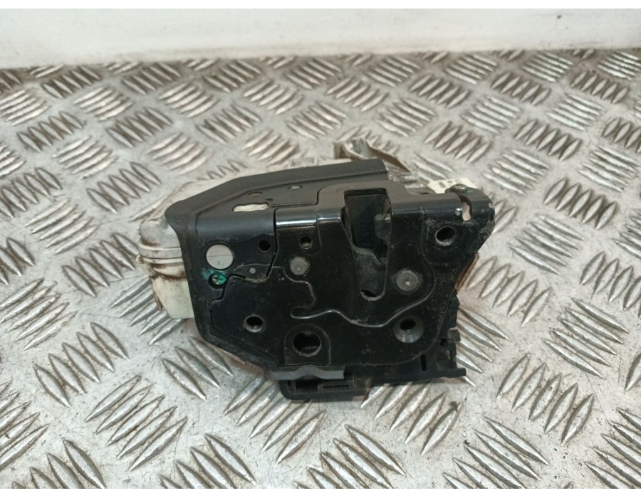 Recambio de cerradura puerta delantera izquierda para volkswagen passat b6 (3c2) 2.0 tdi 16v referencia OEM IAM 3C1837015B  