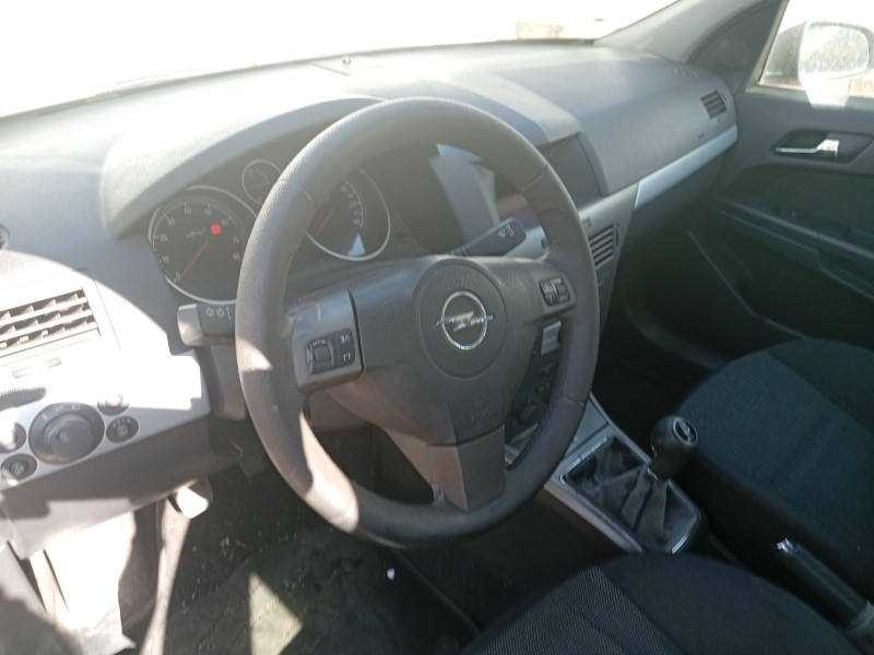 Recambio de volante para opel astra h (a04) 1.6 (l48) referencia OEM IAM 13231661  