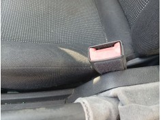 Recambio de enganche cinturon delantero derecho para opel astra h (a04) 1.6 (l48) referencia OEM IAM 13127267  