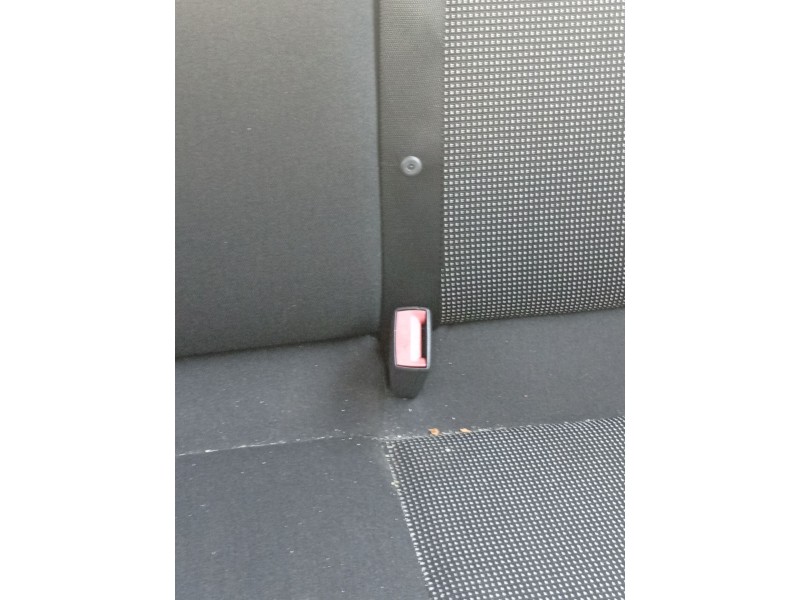 Recambio de enganche cinturon trasero izquierdo para opel astra h (a04) 1.6 (l48) referencia OEM IAM 401266978  