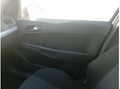 Recambio de guarnecido puerta delantera derecha para opel astra h (a04) 1.6 (l48) referencia OEM IAM 13153874  